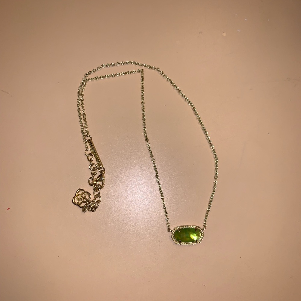 Kendra Scott necklace